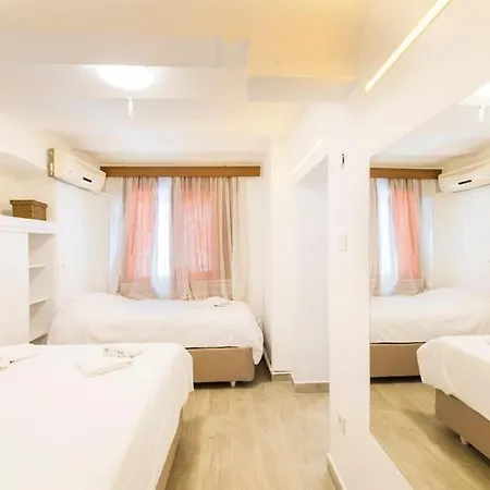 Beautiful 2br House W/ac 400meters Taksim Square Appartamento *