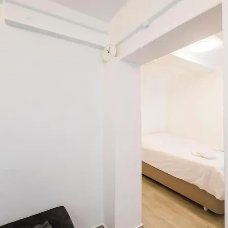 Appartamento Beautiful 2br House W/ac 400meters Taksim Square *