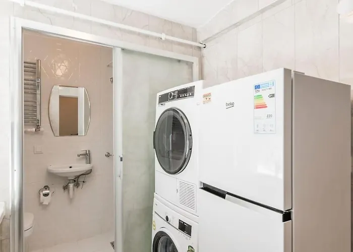 Beautiful 2br House W/ac 400meters Taksim Square 公寓