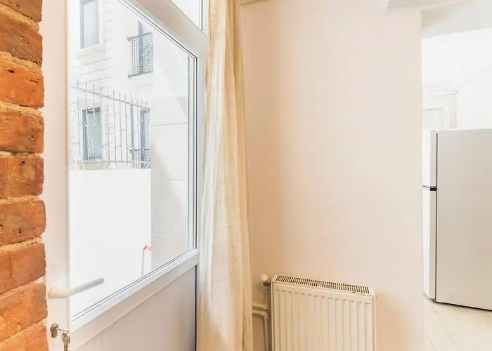 Beautiful 2br House W/ac 400meters Taksim Square 公寓 *