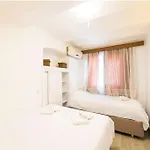 Daire Beautiful 2br House W/ac 400meters Taksim Square *
