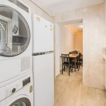 Beautiful 2br House W/ac 400meters Taksim Square Daire İstanbul