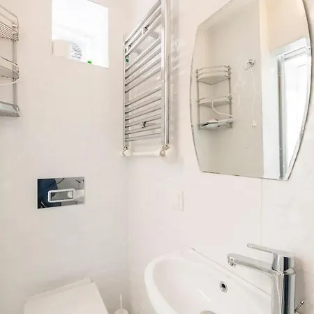 Appartamento Beautiful 2br House W/ac 400meters Taksim Square Provincia di Istanbul